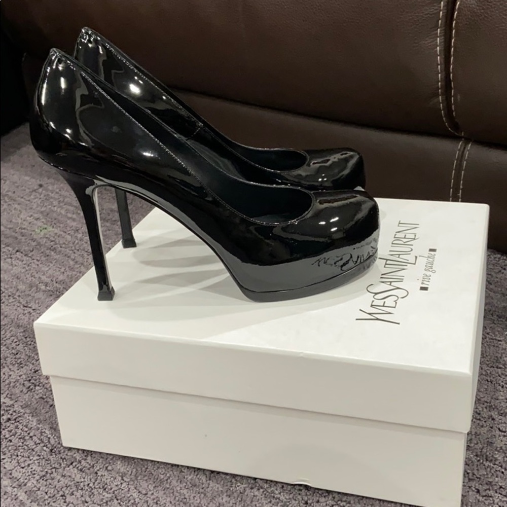 Shoes - Picture 2 of 4